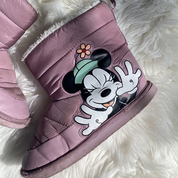 💕💜H&M Disney slip on boots 💕💜size 2-3 - Picture 2 of 9